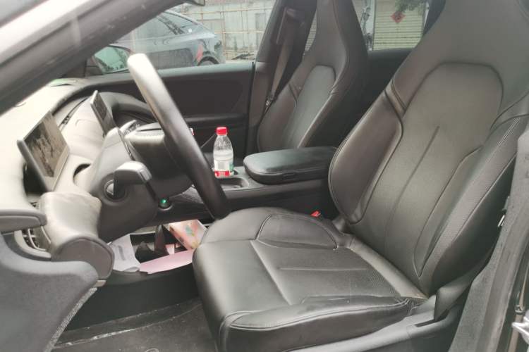 Used Nio ET5 2022 75 kWh Left Front Seat