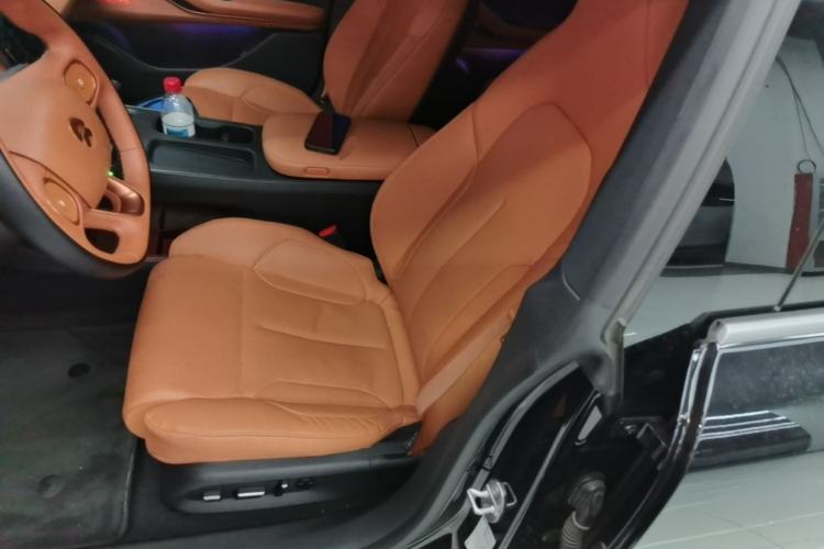 Used Nio ET5 2022 75 kWh Left Front Seat
