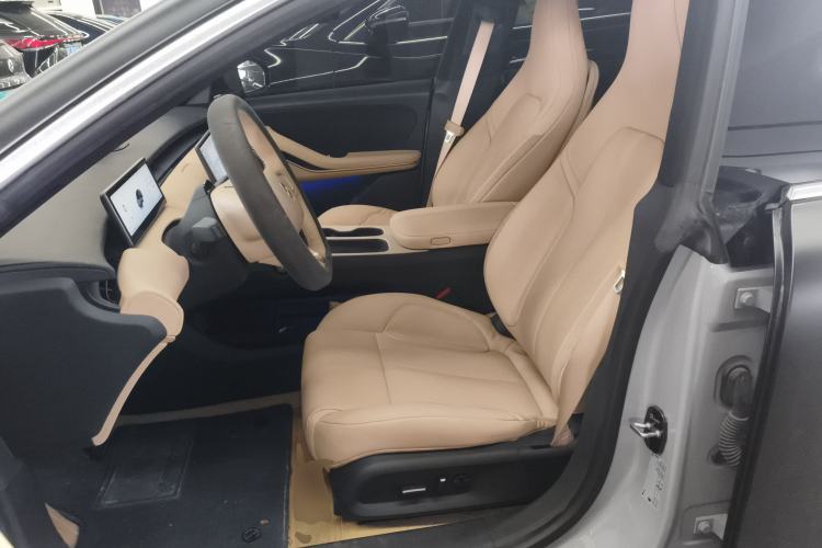 Used Nio ET5 2022 75 kWh Left Front Seat