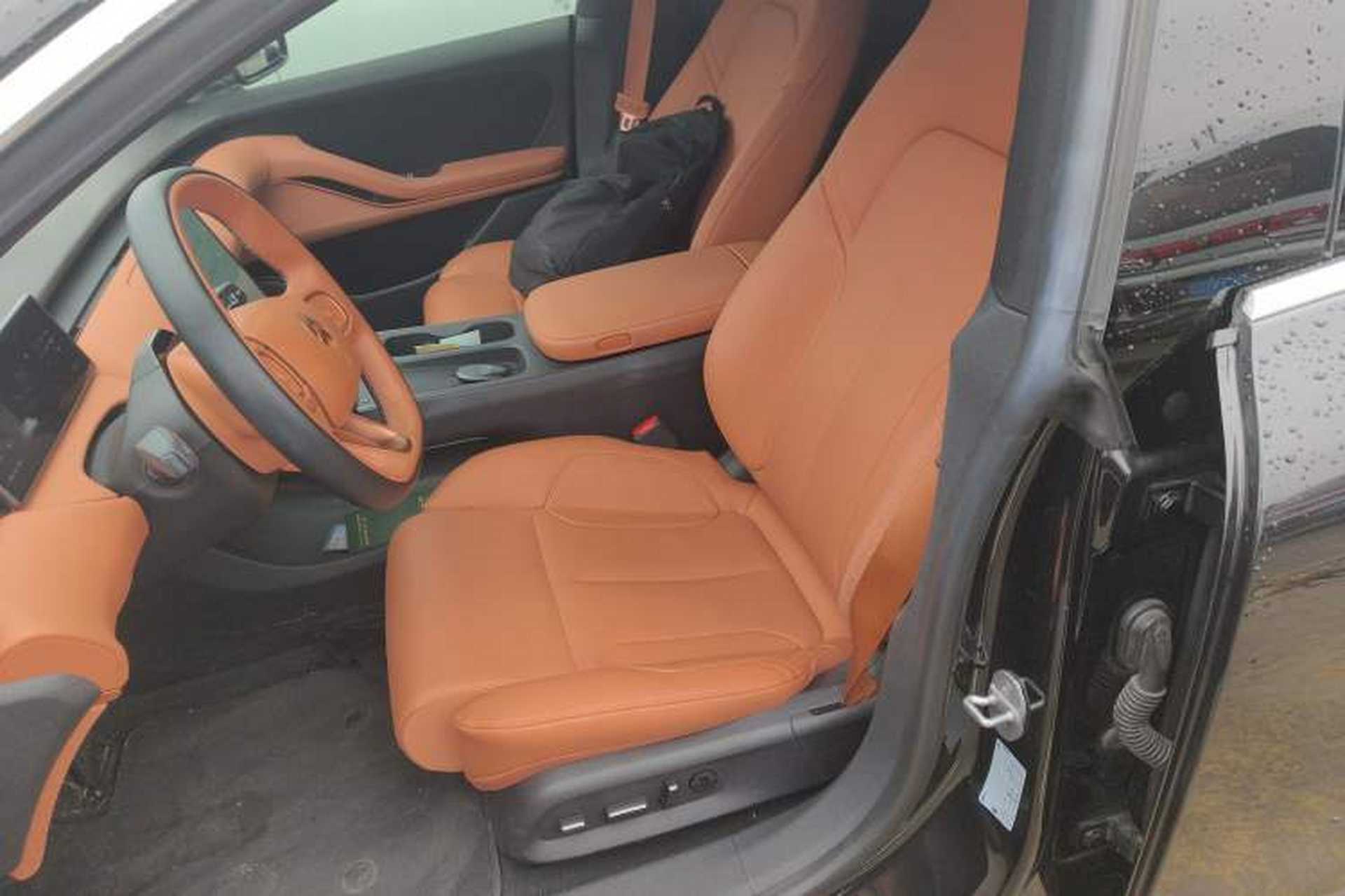 Used Nio ET5 2022 75 kWh Left Front Seat