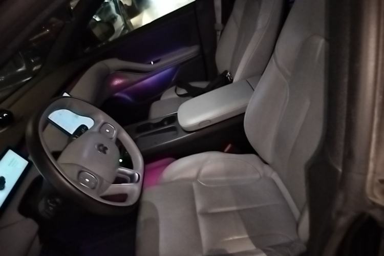 Used Nio ET5 2022 75 kWh Left Front Seat