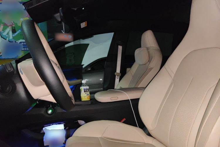 Used Nio ET5 2022 75 kWh Left Front Seat