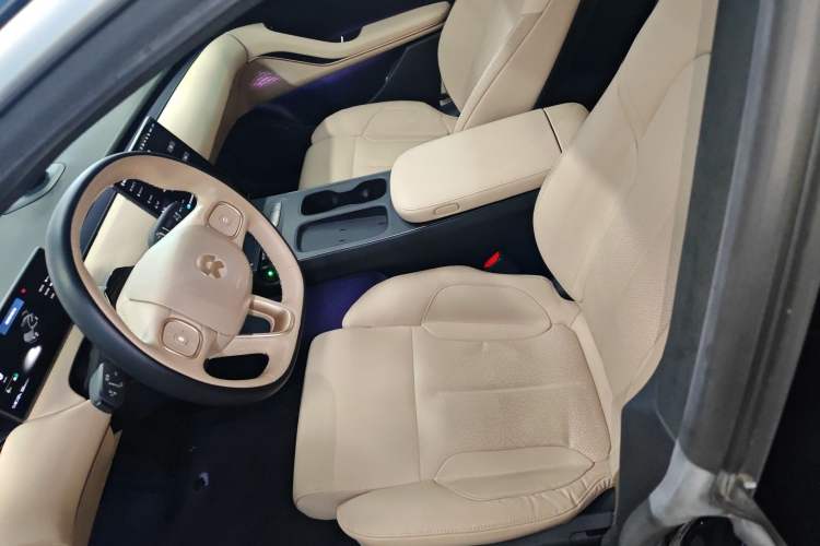 Used Nio ET5 2022 75 kWh Left Front Seat