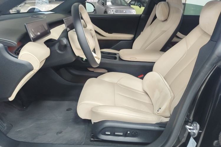 Used Nio ET5 2022 75 kWh Left Front Seat
