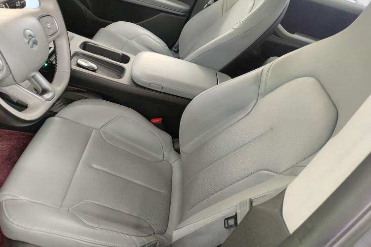 Used Nio ET5 2022 75 kWh Left Front Seat