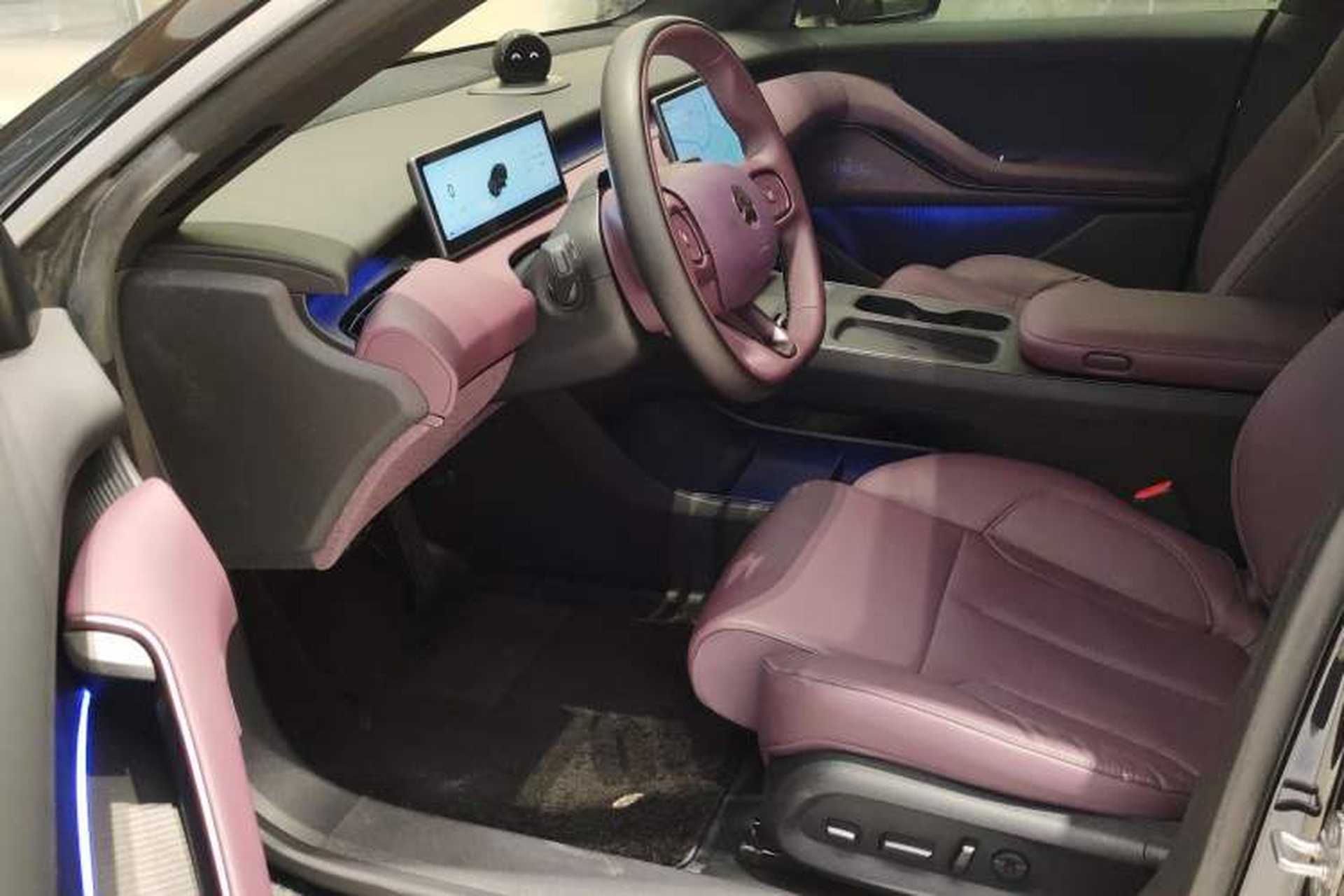 Used Nio ET5 2022 75 kWh Left Front Seat