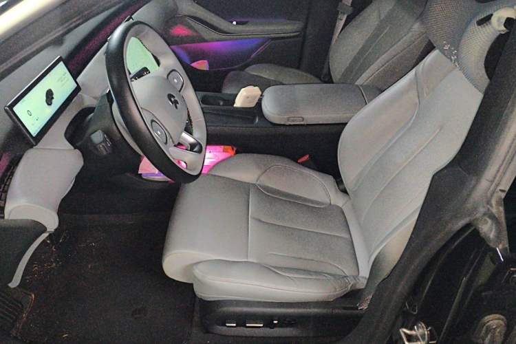 Used Nio ET5 2022 75 kWh Left Front Seat