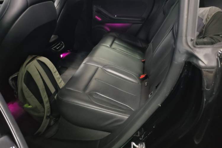 Used Nio ET5 2022 75 kWh Left Rear Seat