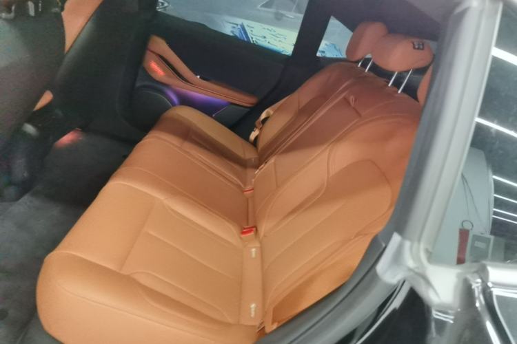 Used Nio ET5 2022 75 kWh Left Rear Seat