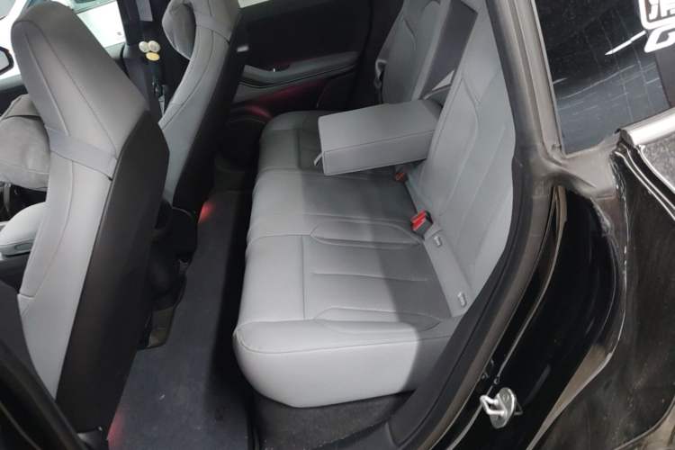 Used Nio ET5 2022 75 kWh Left Rear Seat