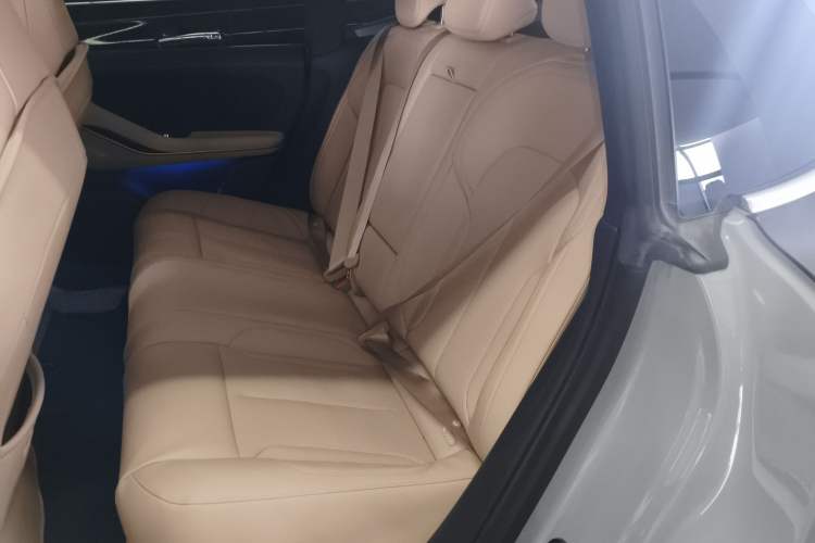 Used Nio ET5 2022 75 kWh Left Rear Seat