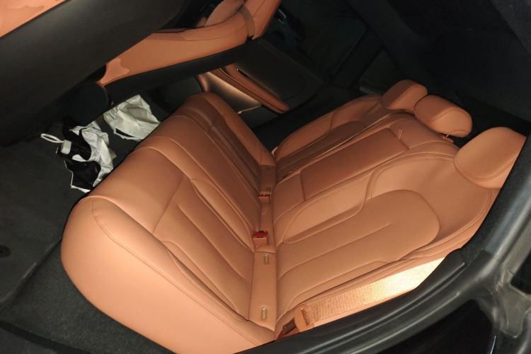 Used Nio ET5 2022 75 kWh Left Rear Seat