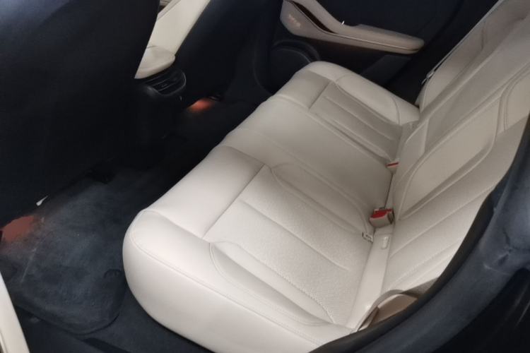Used Nio ET5 2022 75 kWh Left Rear Seat