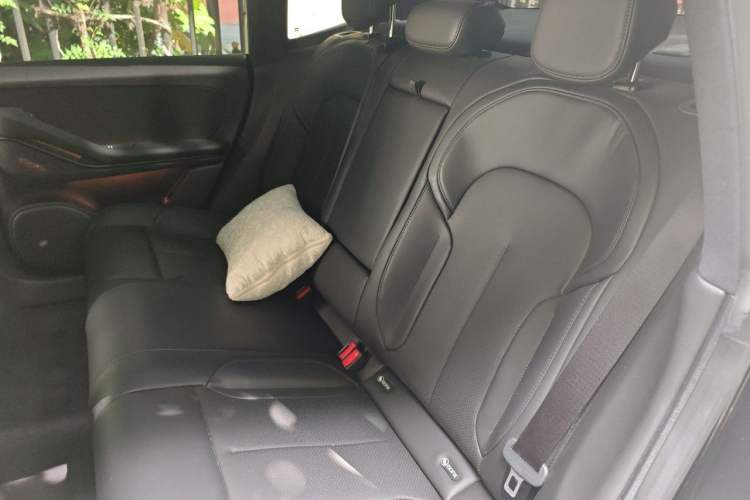 Used Nio ET5 2022 75 kWh Left Rear Seat