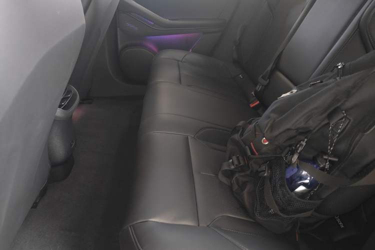 Used Nio ET5 2022 75 kWh Left Rear Seat
