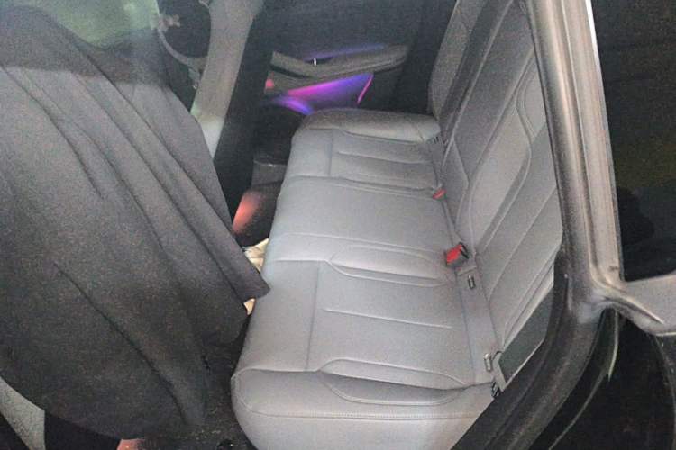 Used Nio ET5 2022 75 kWh Left Rear Seat