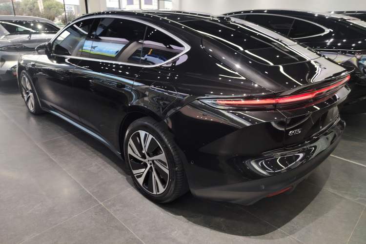 Used Nio ET5 2022 75 kWh Left Side