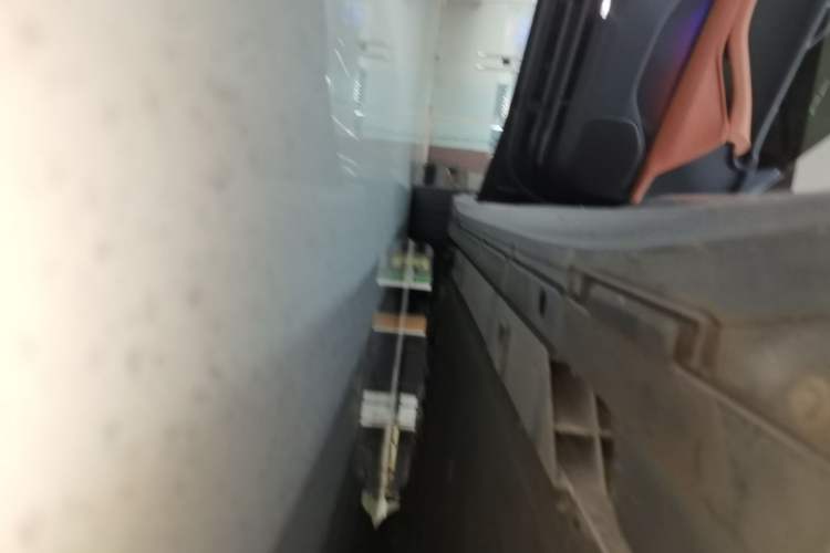 Used Nio ET5 2022 75 kWh Left Side Sill