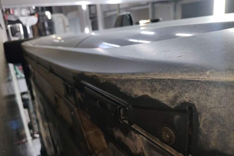 Used Nio ET5 2022 75 kWh Left Side Sill