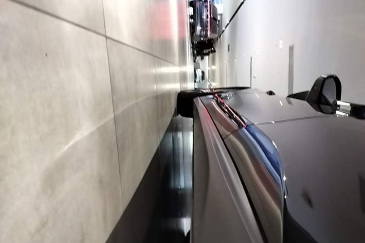 Used Nio ET5 2022 75 kWh Left Side Sill
