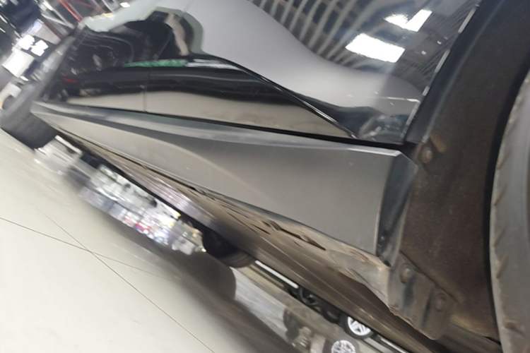 Used Nio ET5 2022 75 kWh Left Side Sill