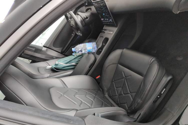 Used Nio ET5 2022 100 kWh Right Front Seat