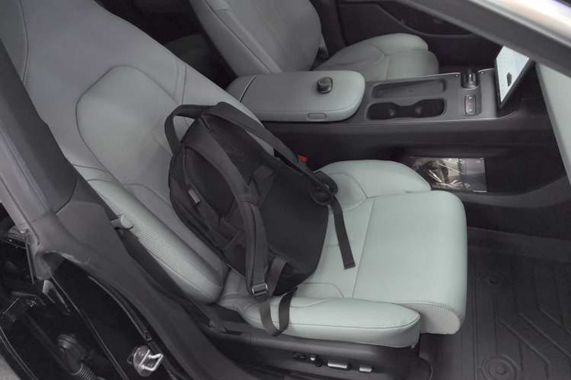 Used Nio ET5 2022 75 kWh Right Front Seat