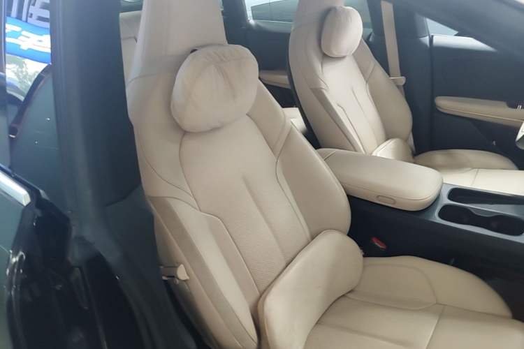 Used Nio ET5 2022 75 kWh Right Front Seat
