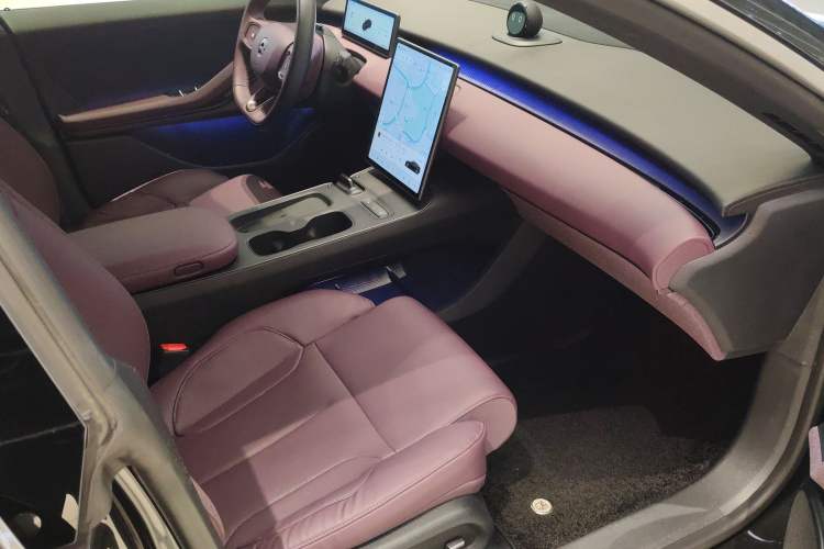 Used Nio ET5 2022 75 kWh Right Front Seat