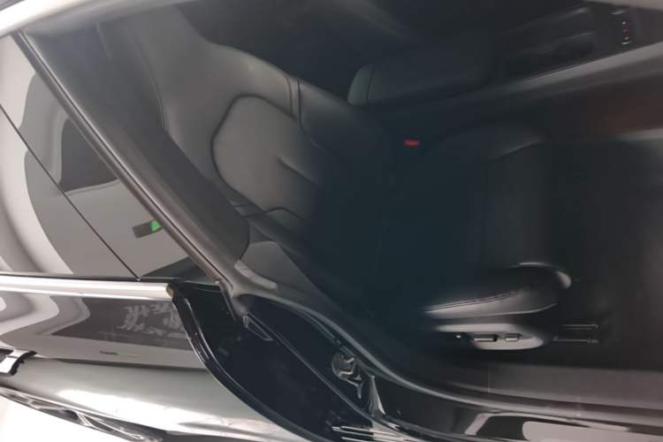 Used Nio ET5 2022 75 kWh Right Front Seat
