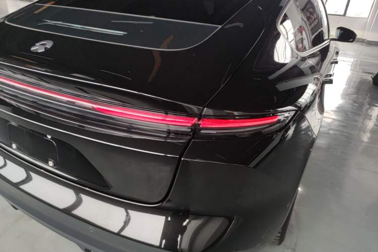 Used Nio ET5 2022 75 kWh Right Rear Taillight