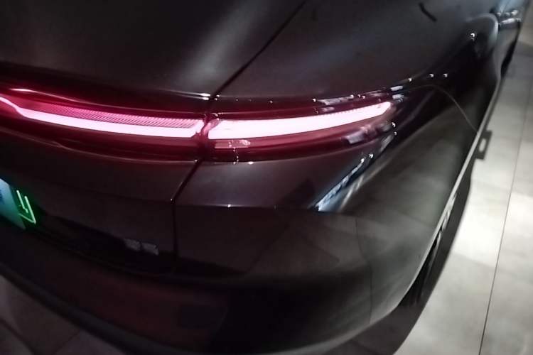 Used Nio ET5 2022 75 kWh Right Rear Taillight