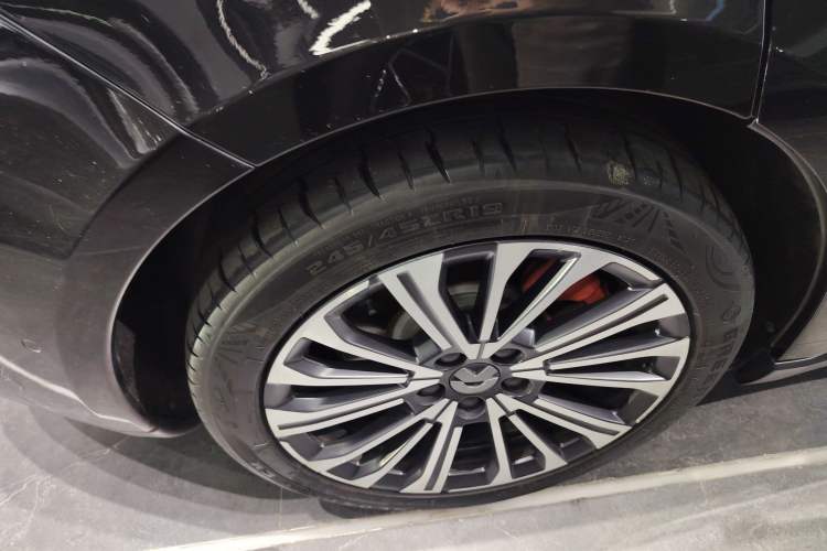 Used Nio ET5 2022 75 kWh Right Rear Wheel Hub