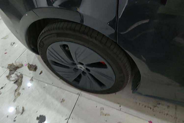 Used Nio ET5 2022 75 kWh Right Rear Wheel Hub