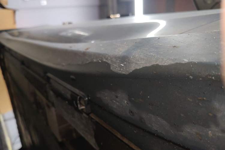 Used Nio ET5 2022 75 kWh Right Side Sill
