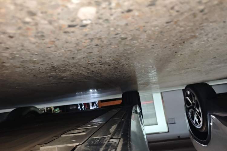 Used Nio ET5 2022 75 kWh Right Side Sill