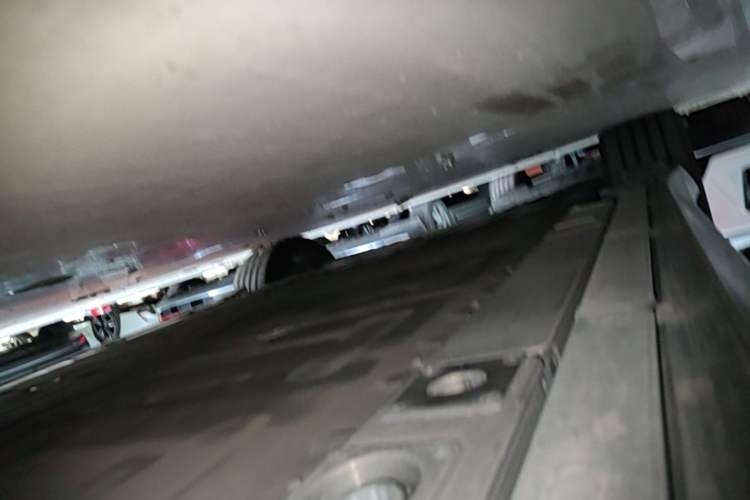 Used Nio ET5 2022 75 kWh Right Side Sill