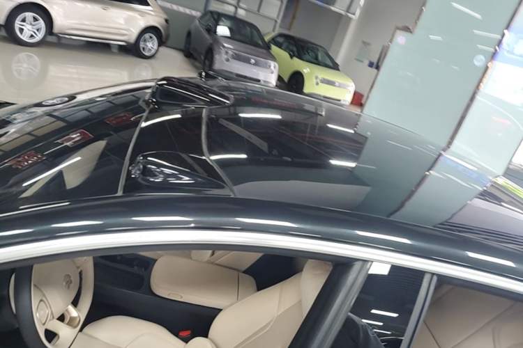 Used Nio ET5 2022 75 kWh Roof