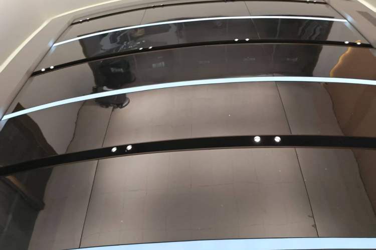 Used Nio ET5 2022 75 kWh Roof
