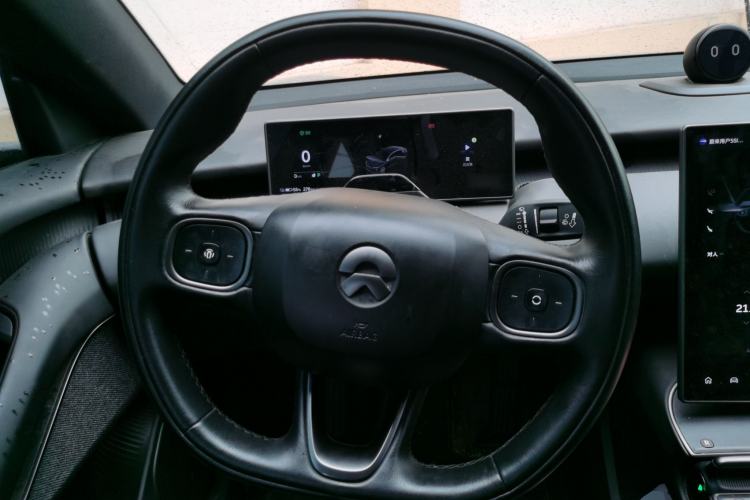 Used Nio ET5 2022 75 kWh Steering Wheel