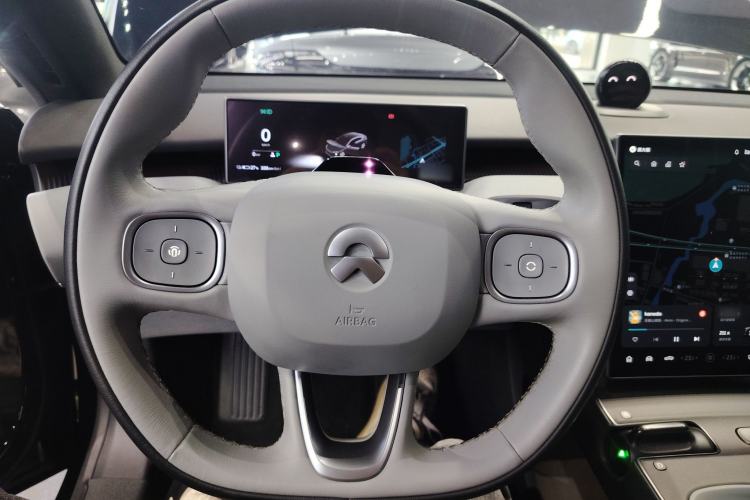 Used Nio ET5 2022 75 kWh Steering Wheel