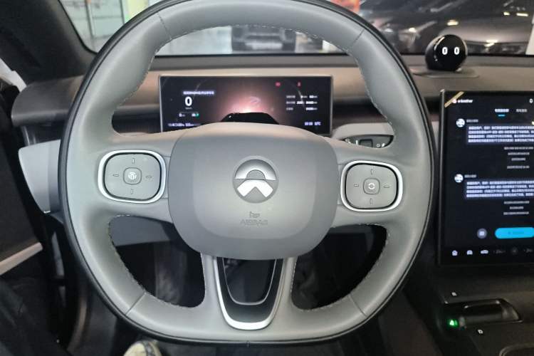 Used Nio ET5 2022 75 kWh Steering Wheel