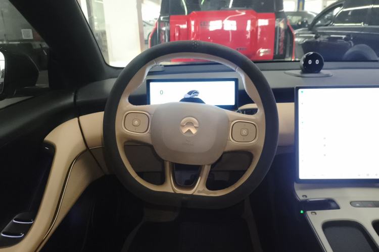 Used Nio ET5 2022 75 kWh Steering Wheel
