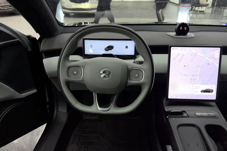 Used Nio ET5 2022 75 kWh Steering Wheel