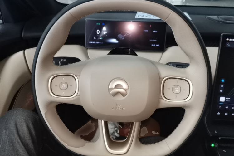 Used Nio ET5 2022 75 kWh Steering Wheel