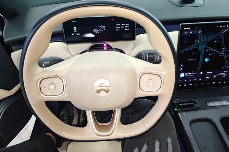 Used Nio ET5 2022 75 kWh Steering Wheel
