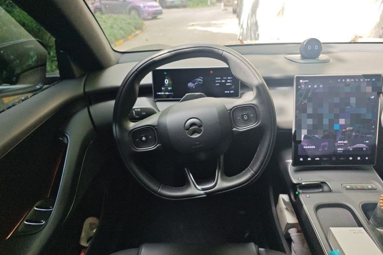 Used Nio ET5 2022 75 kWh Steering Wheel
