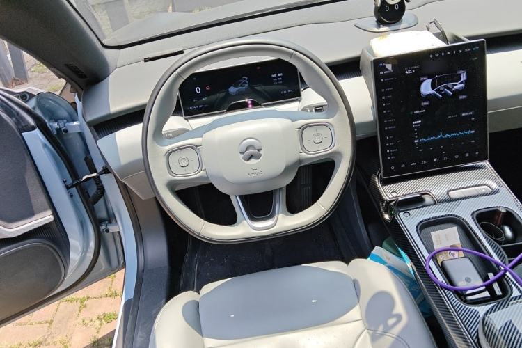 Used Nio ET5 2022 75 kWh Steering Wheel