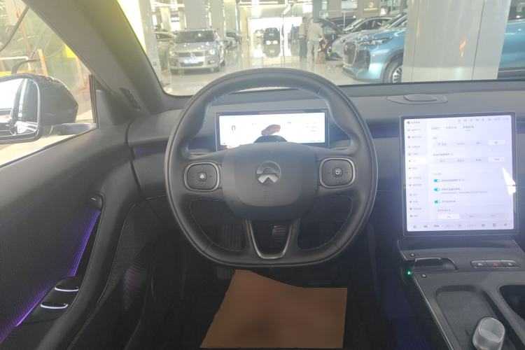Used Nio ET5 2022 75 kWh Steering Wheel