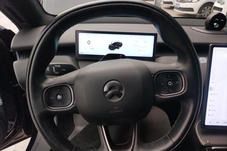 Used Nio ET5 2022 75 kWh Steering Wheel
